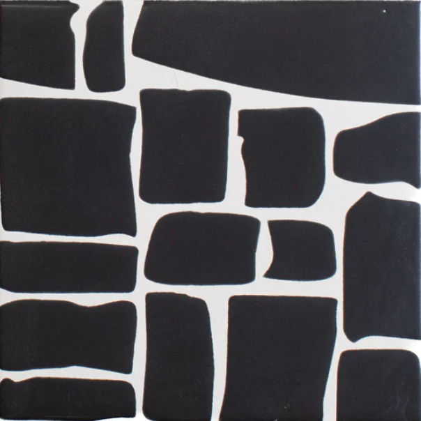 Kesseki | Black and White